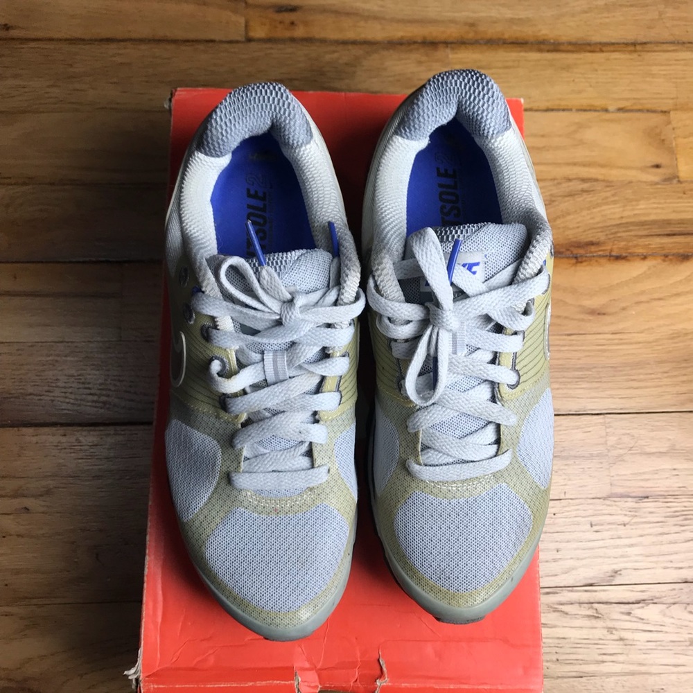 Womens air max 2010